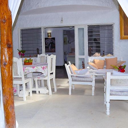 Beach Front Malindi Harbor Key Hotel Exterior photo