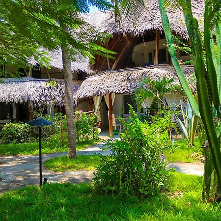 Beach Front Malindi Harbor Key Hotel Exterior photo