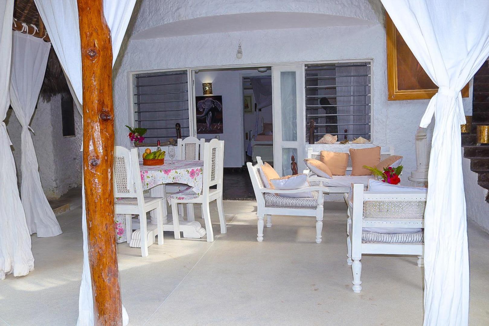 Beach Front Malindi Harbor Key Hotel Exterior photo