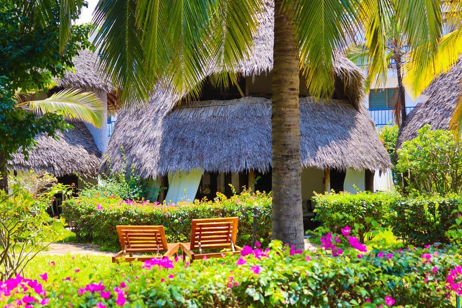 Beach Front Malindi Harbor Key Hotel Exterior photo