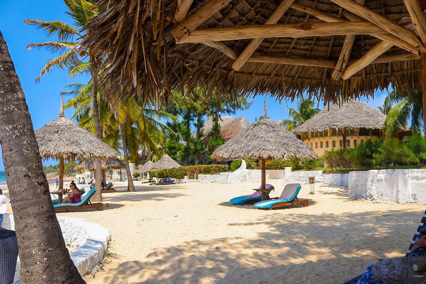 Beach Front Malindi Harbor Key Hotel Exterior photo