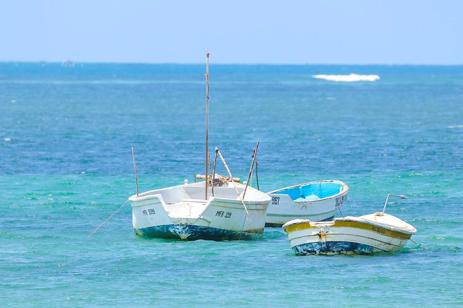 Beach Front Malindi Harbor Key Hotel Exterior photo