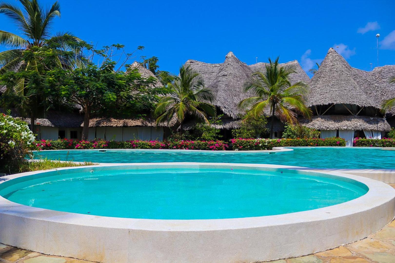 Beach Front Malindi Harbor Key Hotel Exterior photo