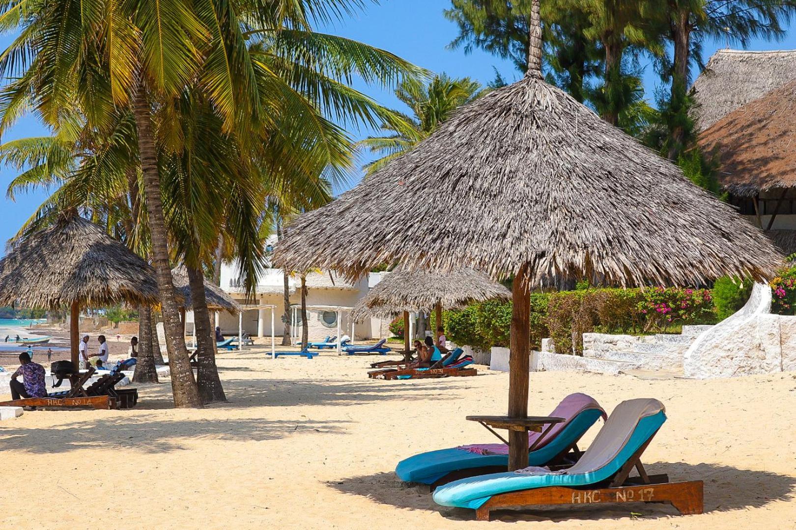 Beach Front Malindi Harbor Key Hotel Exterior photo