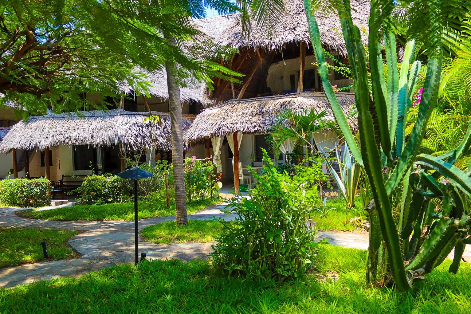 Beach Front Malindi Harbor Key Hotel Exterior photo